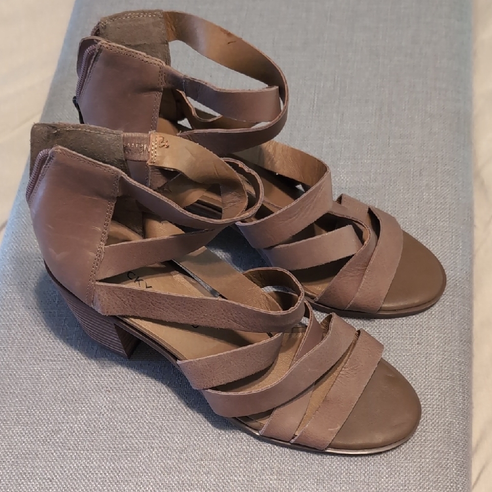 Lucky Brand Taupe Strappy Sandals